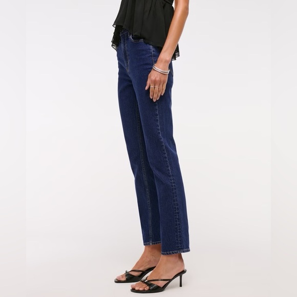 Abercrombie & Fitch Ultra High Rise Ankle Straight Jean, size 25 short - Picture 4 of 9